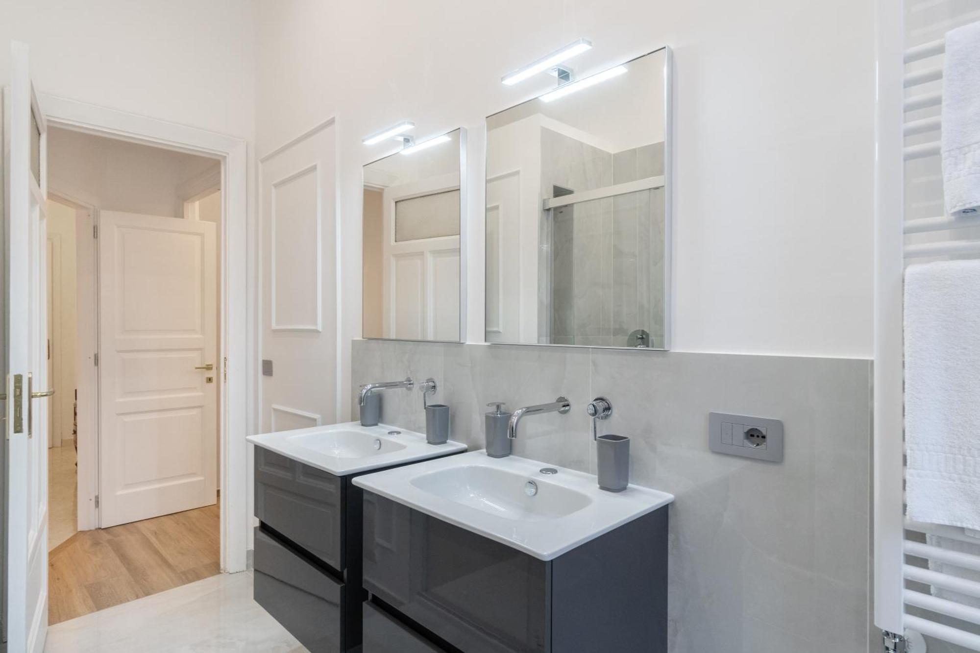 Palazzo Galeoni Luxury Suites Salerno Exterior photo